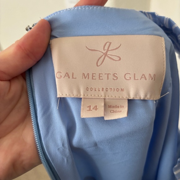 Gal Meets Glam Courtney Blue and White Tiered Striped Dress Size 14 - Picture 7 of 9